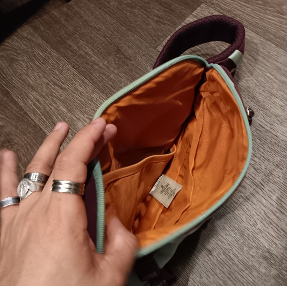 Patagonia Sling Crossbody Atom 8L Carry Pack Purple/Mint Green Bag - Picture 3 of 4